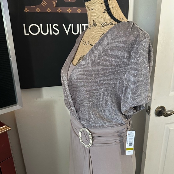 🆕R&M Richards Evening Gown - Picture 9 of 17